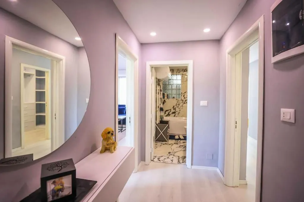 דירות טיראנה Colorful Oasis With Sunny Balcony